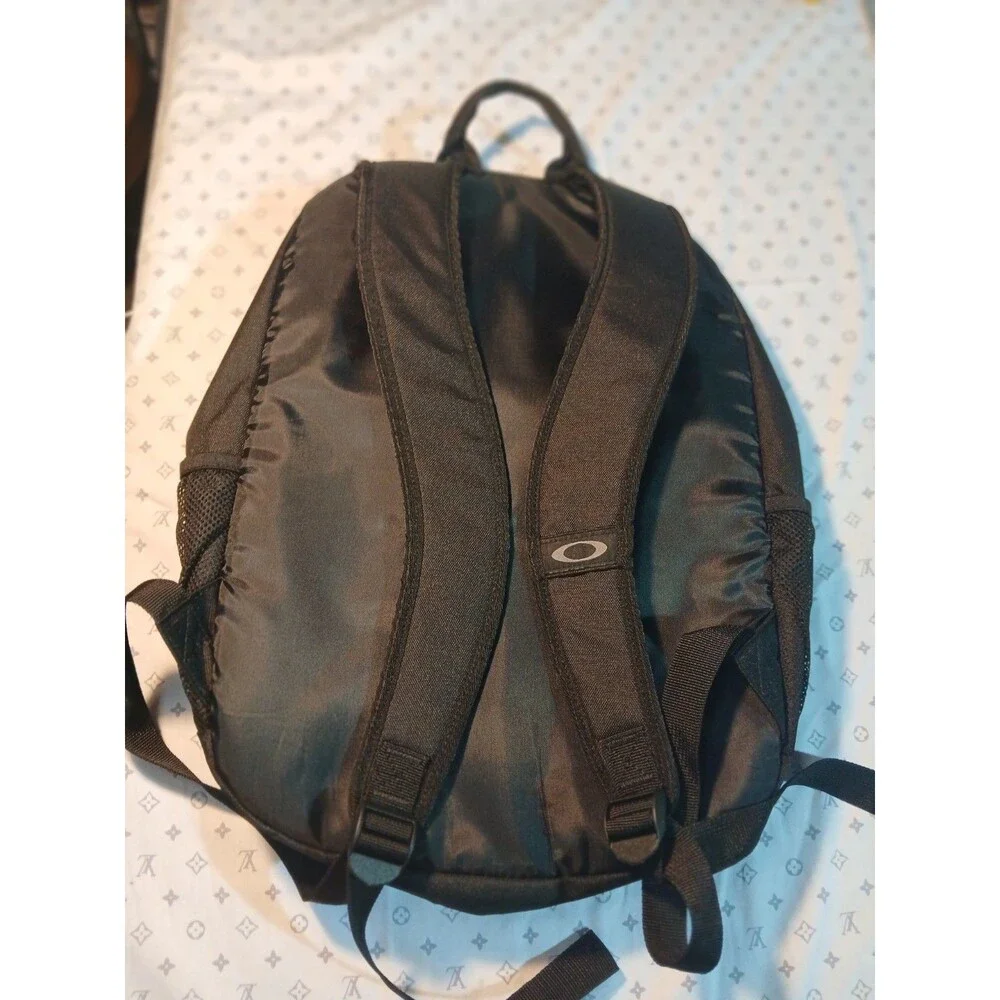 Oakley Black Backpack Pueo Logo Volleyball Hiking Outdoor bag Glasses Pocket